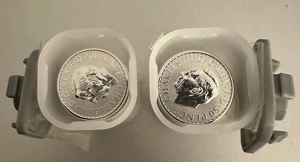 Flash Timed Auction of Stamps, Coins, Jewellery, Collectables and Antiques. In house shipping at Special Delivery RM cost