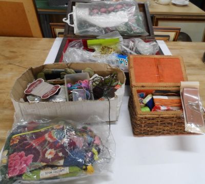 Huge quantity of vintage sewing related items (Qty)