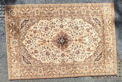Louis de Poortere (Belgium) 100% pure wool rug in traditional Oriental style, 120 x 180 cm