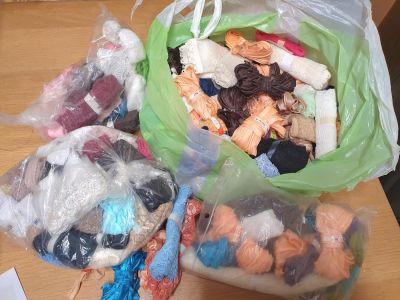 Large quantity of small off-cuts of lace etc (Qty)