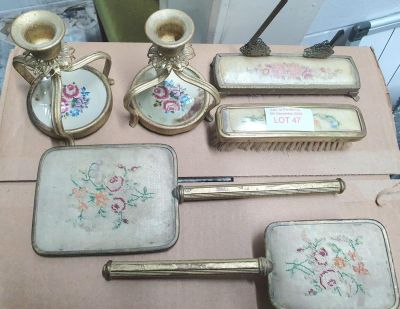 Mid 20thC dressing table set