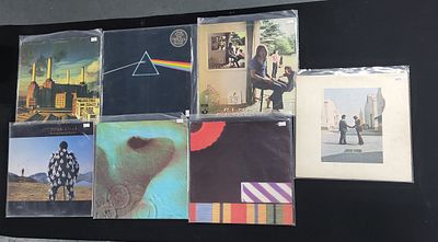 Good Collection of Pink Floyd 12" Vinyl records to include "The dark side of the moon" and 