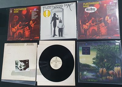 Collection of Fleetwood Mac 12" records to include "Tusk" and "Rumours" (Qty)