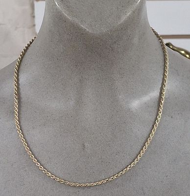Hallmarked 9ct yellow gold rope chain, 3.9 grams