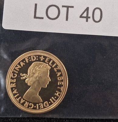 REPLICA 1953 queen Elizabeth II full sovereign, 5.2 grams