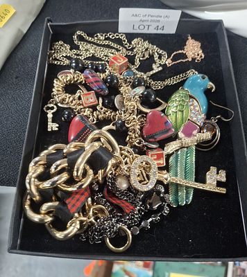 Quantity of good quality costume jewellery