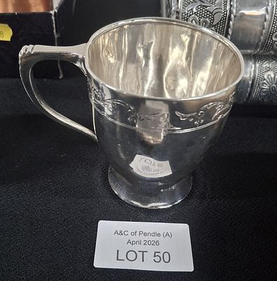 London hallmarked silver mug, 100 grams