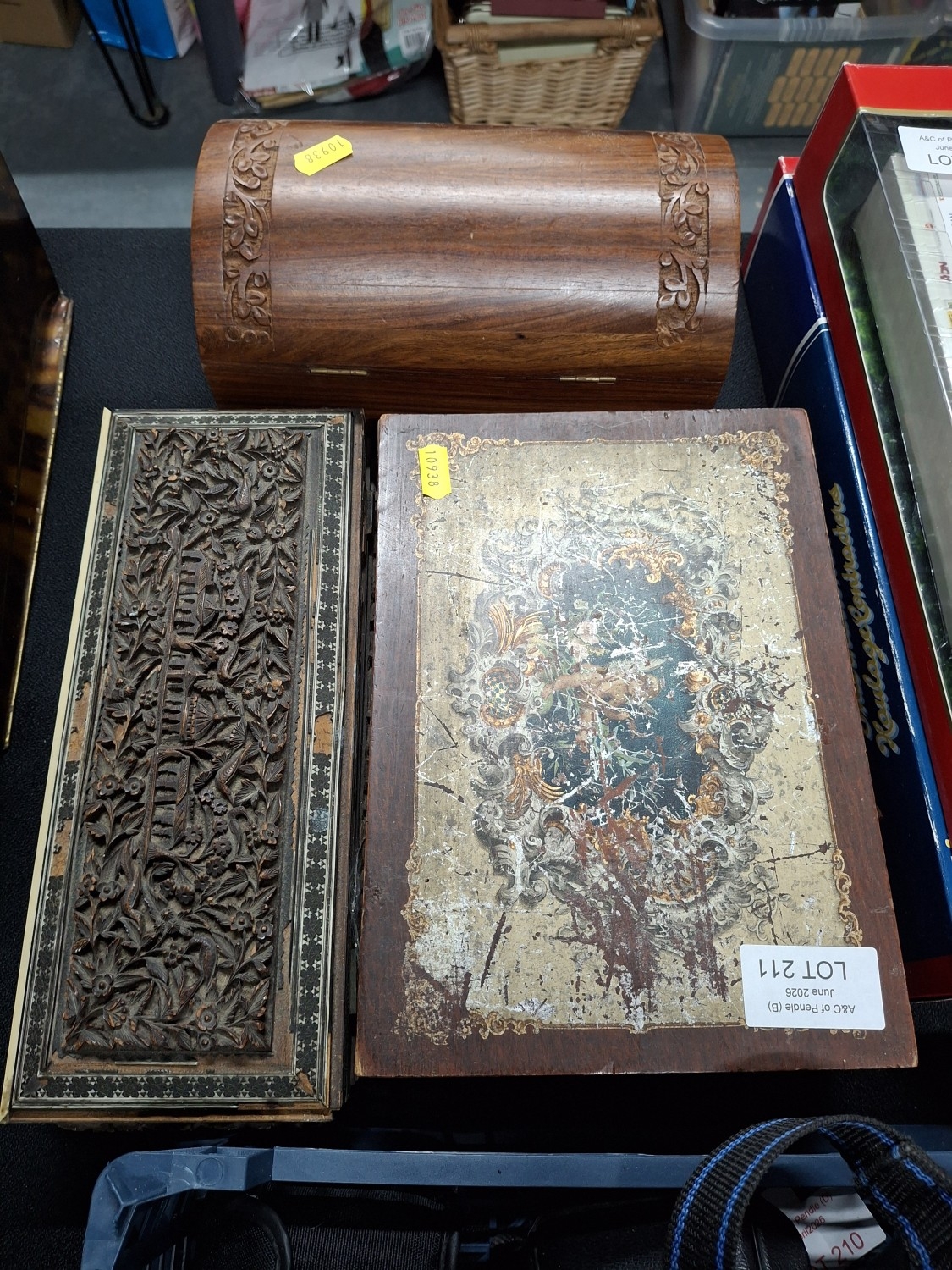 Lot 211