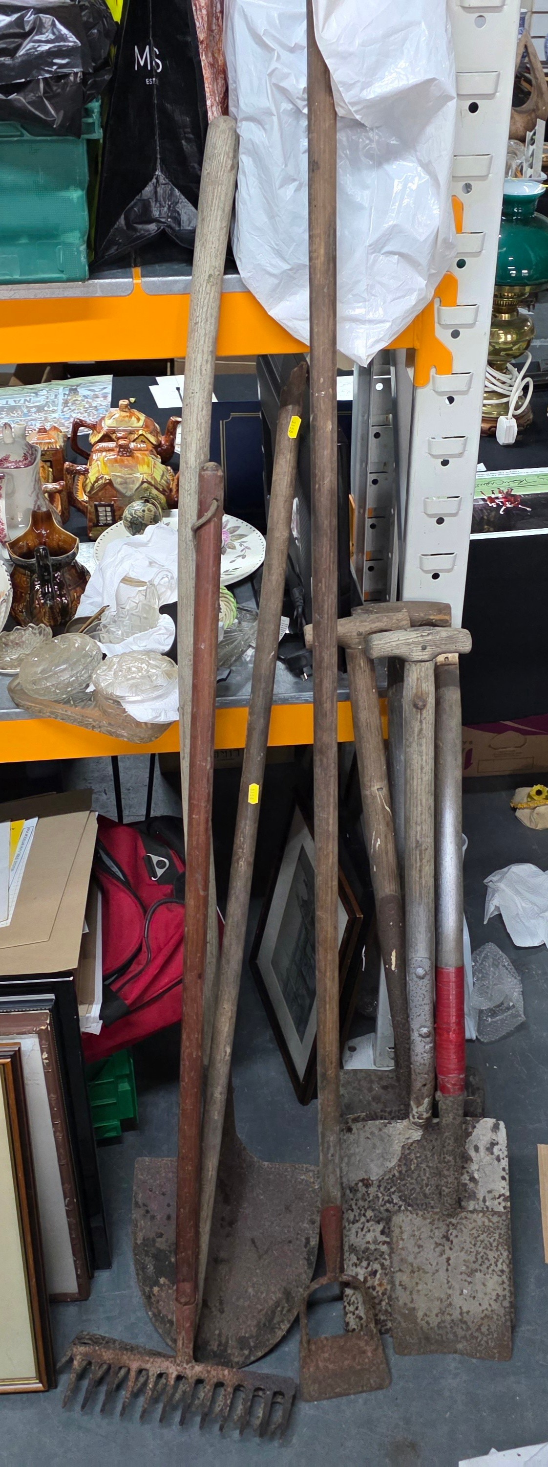 Lot 528