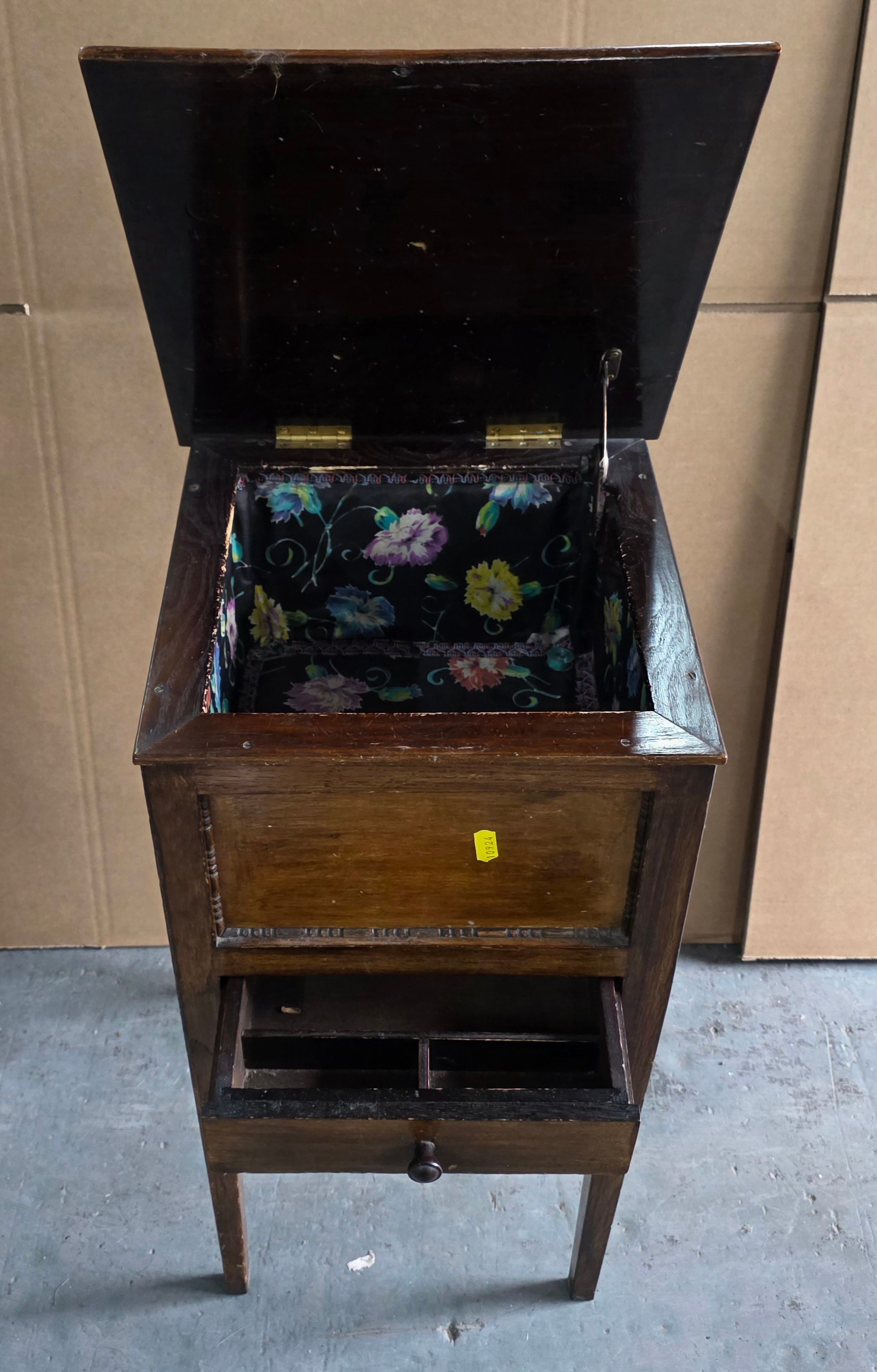 Lot 563