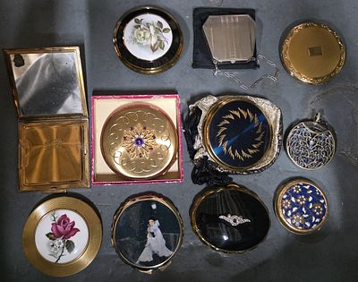 Collection of fine quality compacts to include KIGU, Mascot, Michelle etc. (Qty)