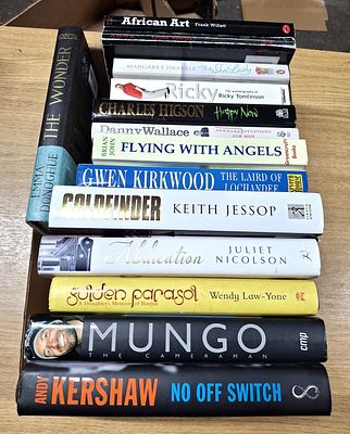 Quantity of approx 14, signed first editions, mainly hardbacks by Danny Wallace, Andy Kershaw 