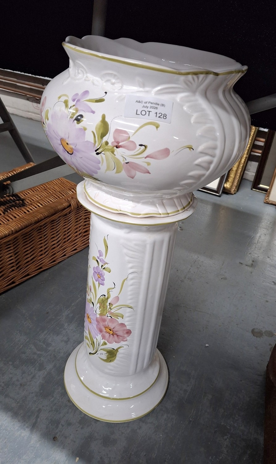 Lot 128