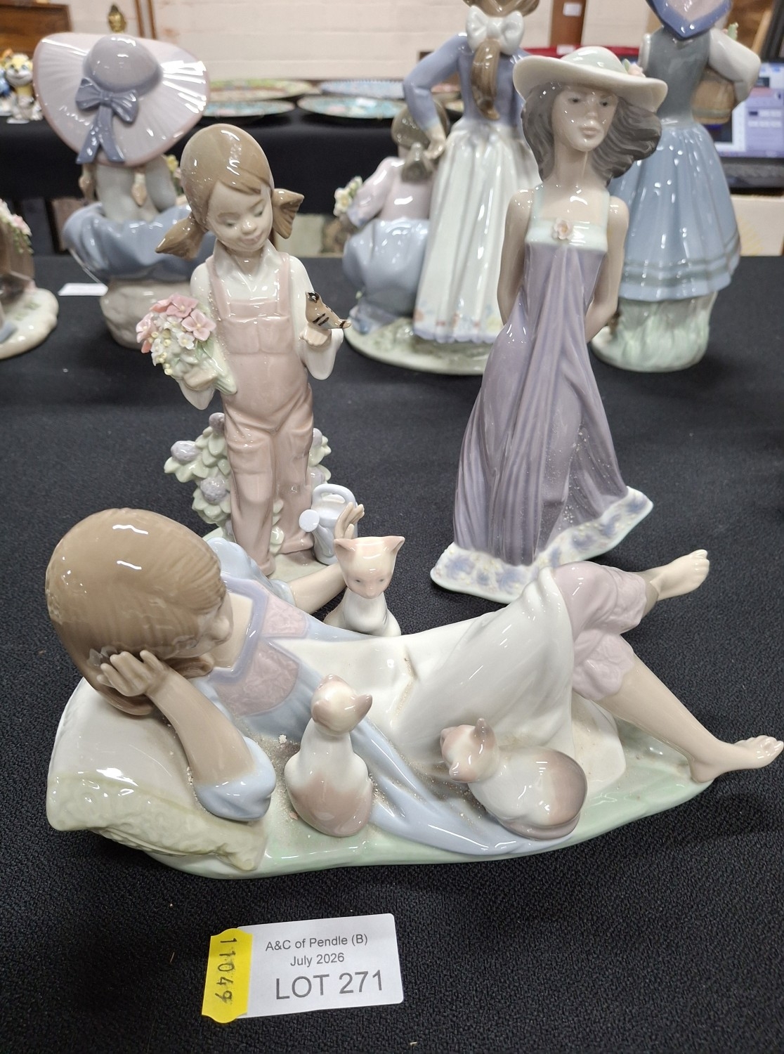 Lot 271