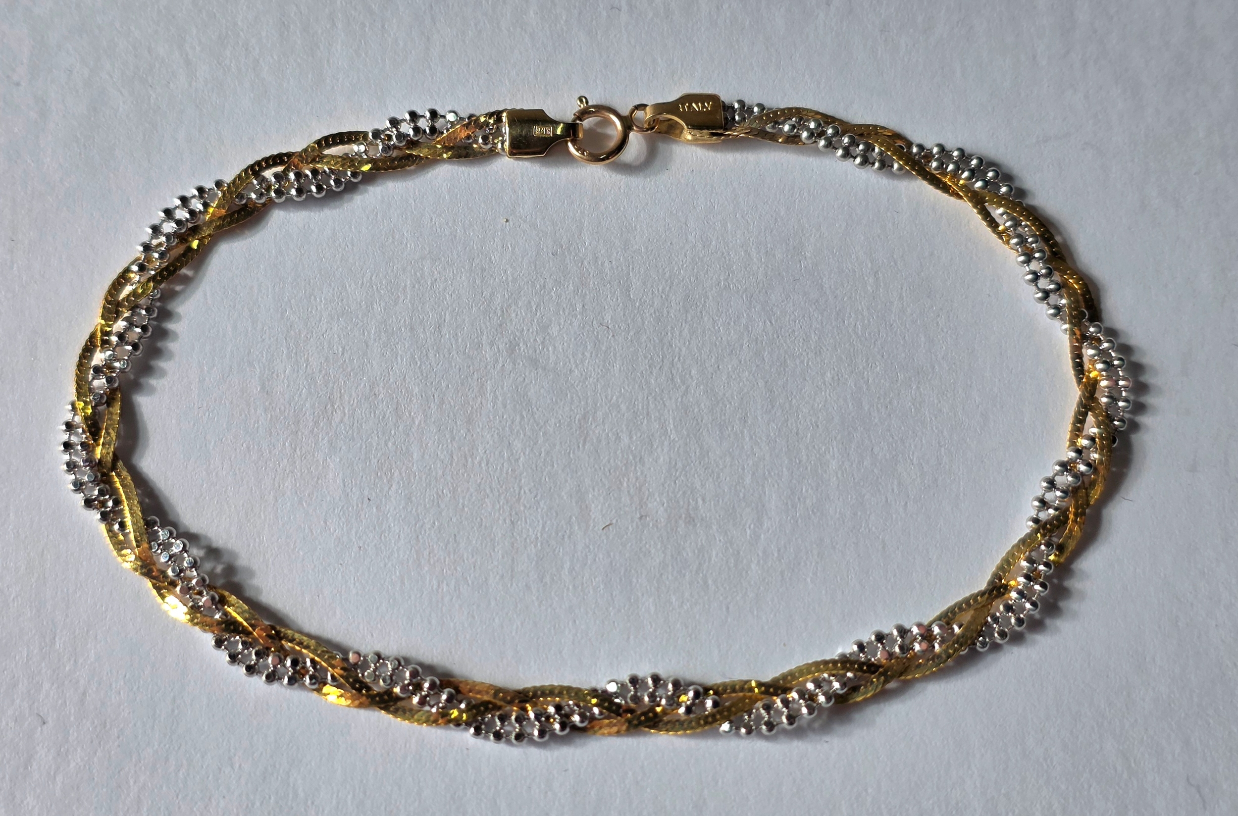 An Italian 9ct. Gold twist bracelet, 2.87 grams