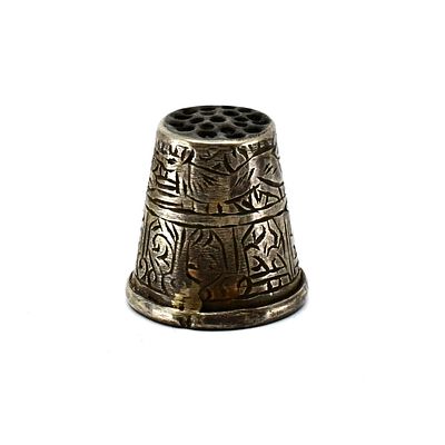 Engraved Silver-Tone Middle Eastern Thimble. Detailed collectible sewing thimble crafted in 