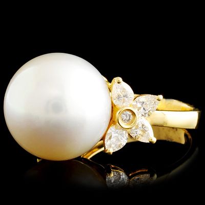 18K Gold 16.00MM Pearl & 1.25ctw Diamond Ring. Estimated Retail Replacement Value: $15,715.00 