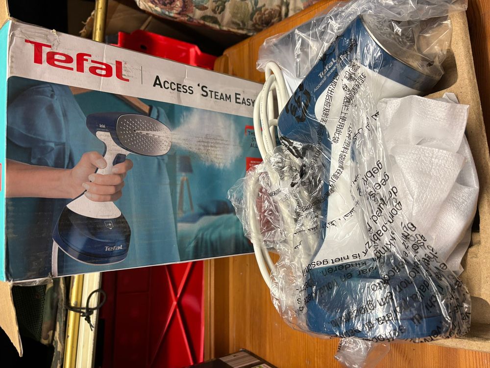 Lot 238: Tefal Access Steam Easy Handheld Garment Steamer