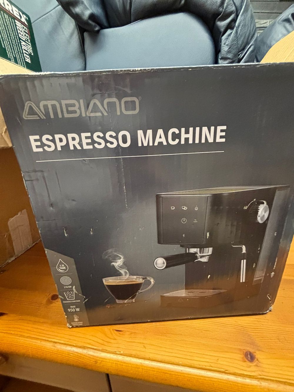 Lot 243: Ambiano 950W Espresso Machine with 1.5L Water Tank
