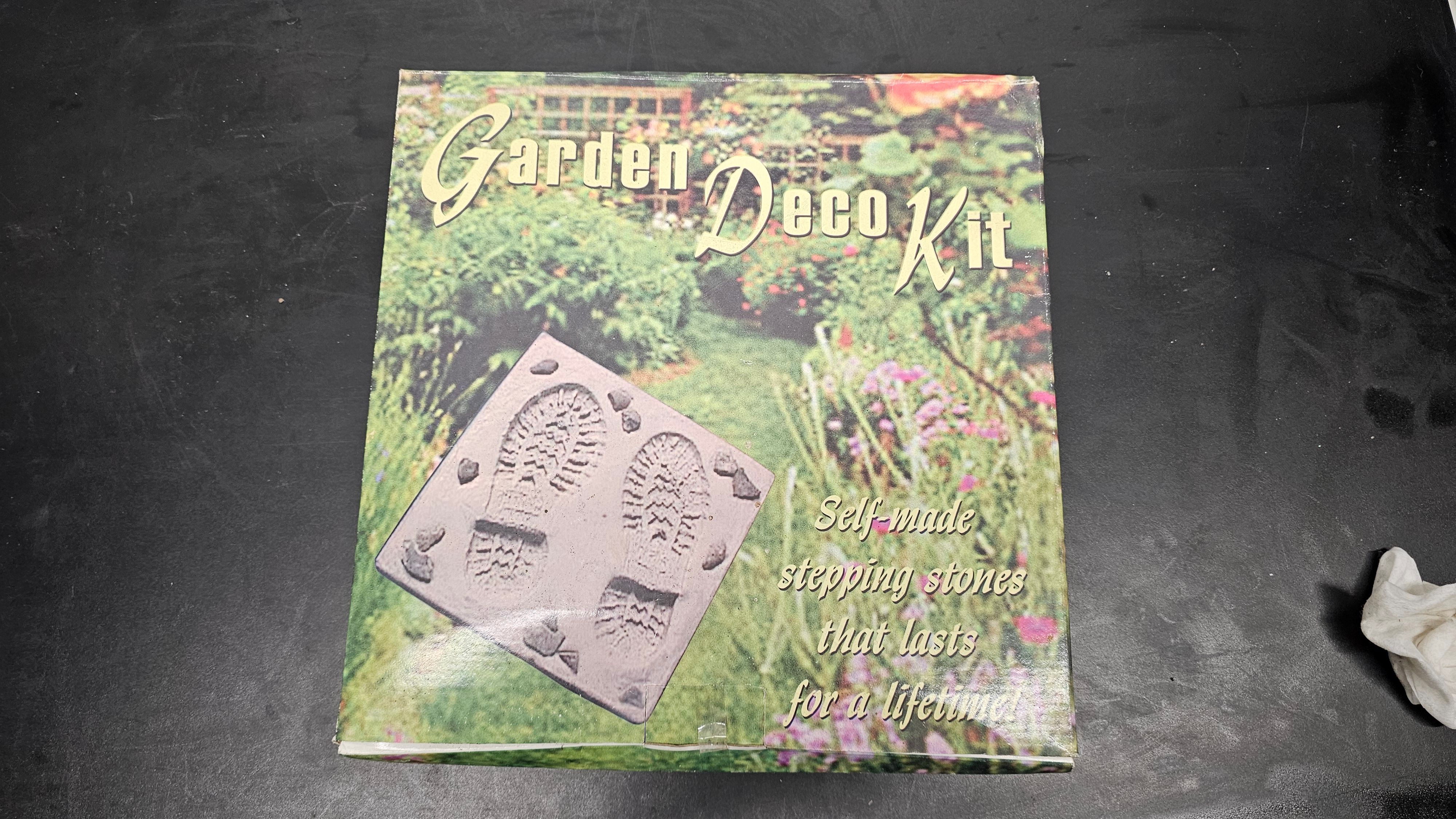 A Kleeneze Garden Deco Stepping Stones Kit