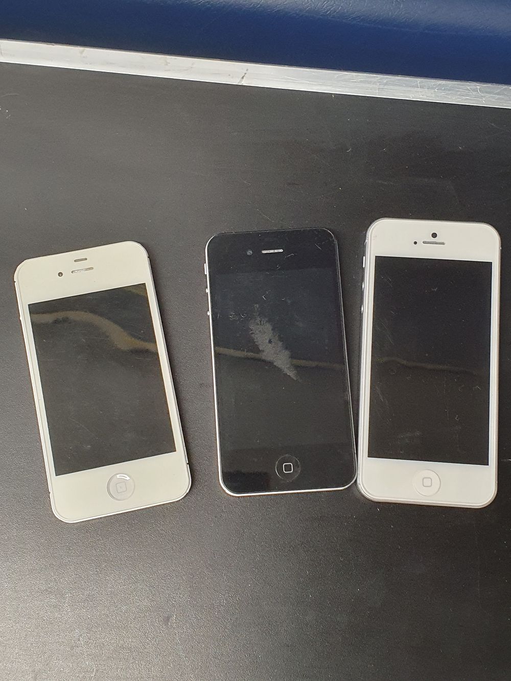 Lot 178: A Trio of Apple iPhones comprising iPhone 4, 4S, and 5 Models, Sold as seen, Untested