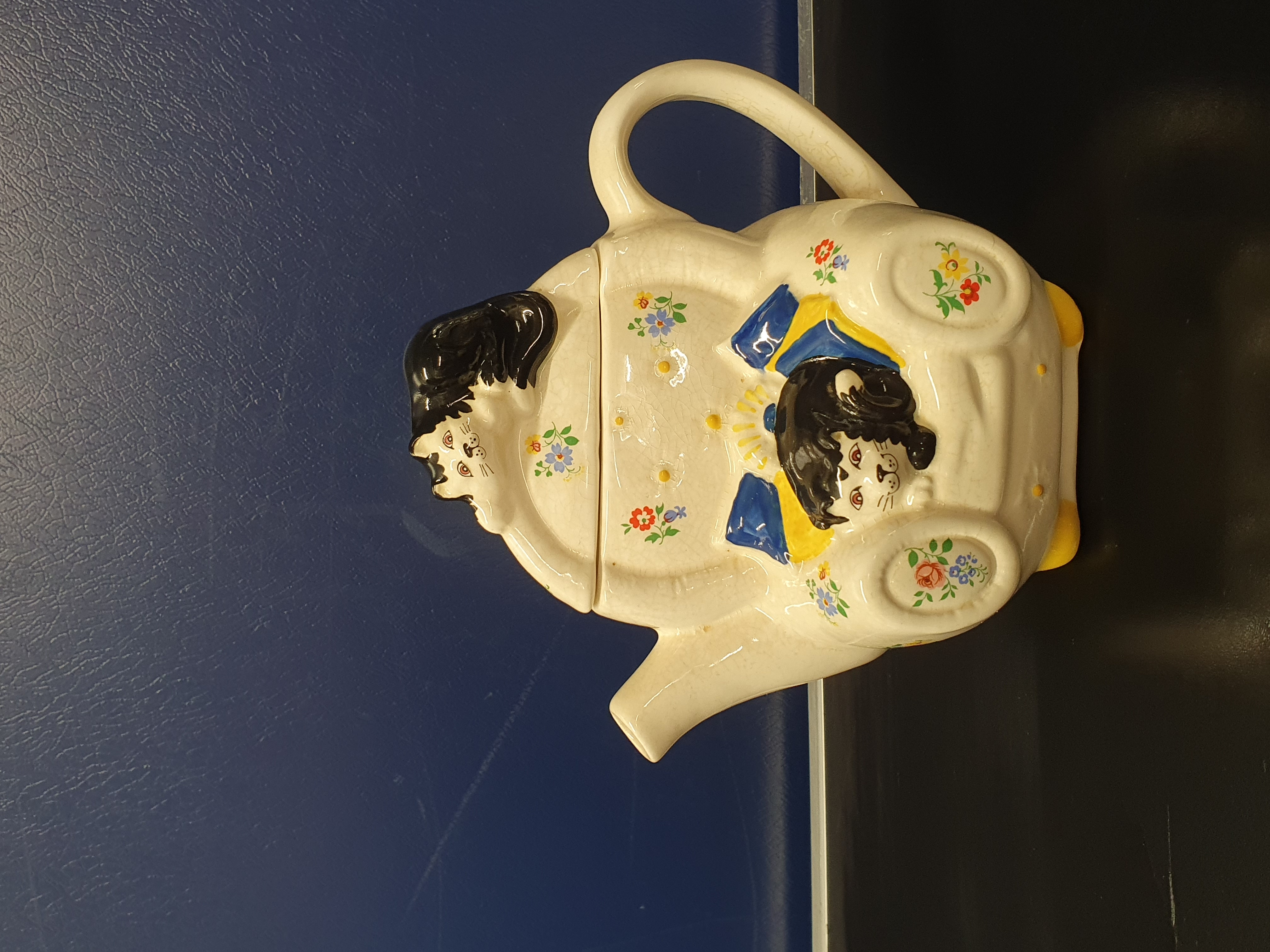Wade England Whimsical Teapots Feline Collection Judith Wootton Cats on Armchair Teapot