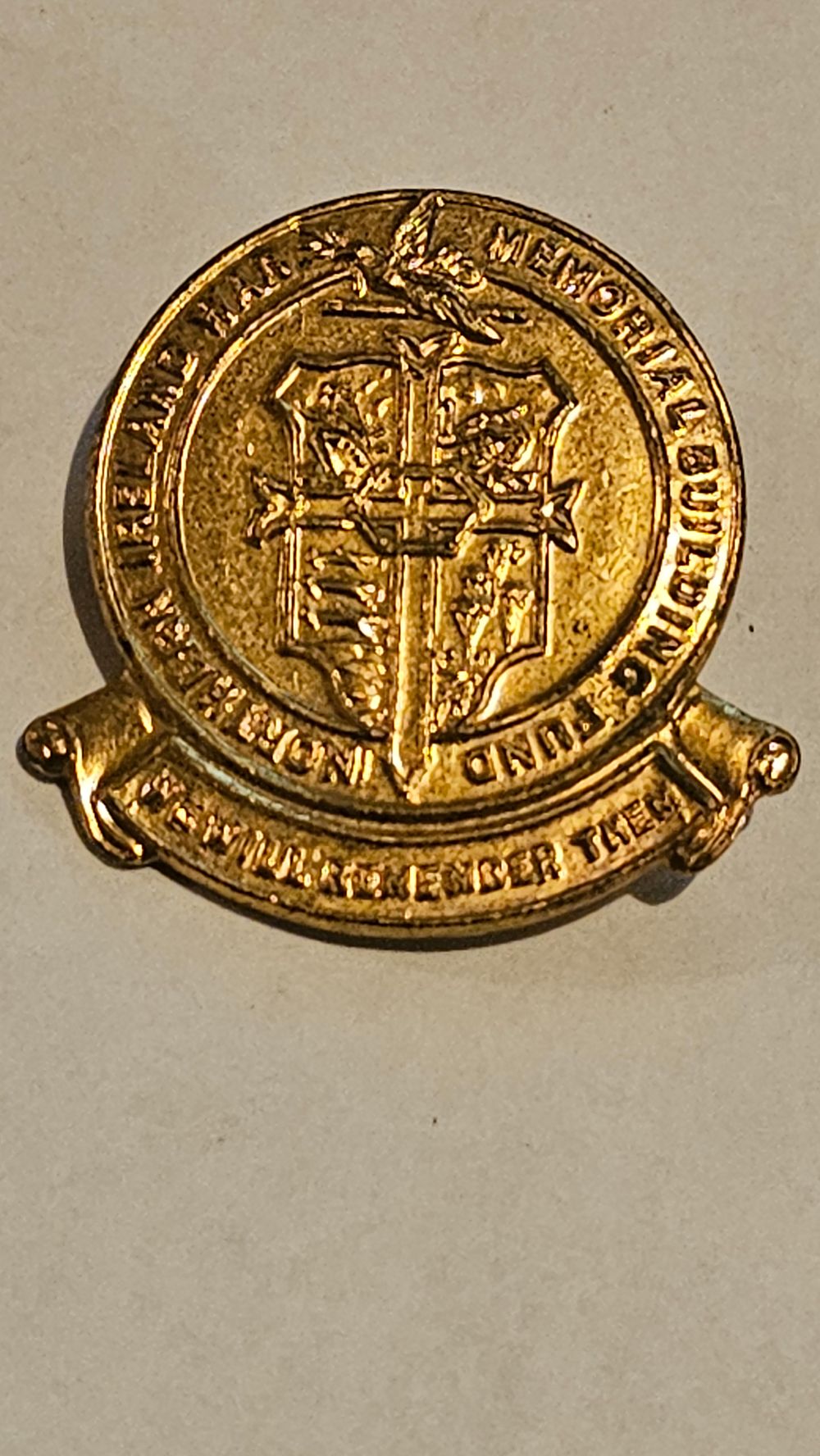 Lot 244: Northern Ireland Ulster War Memorial Building Fund Gilt Metal Lapel Badge