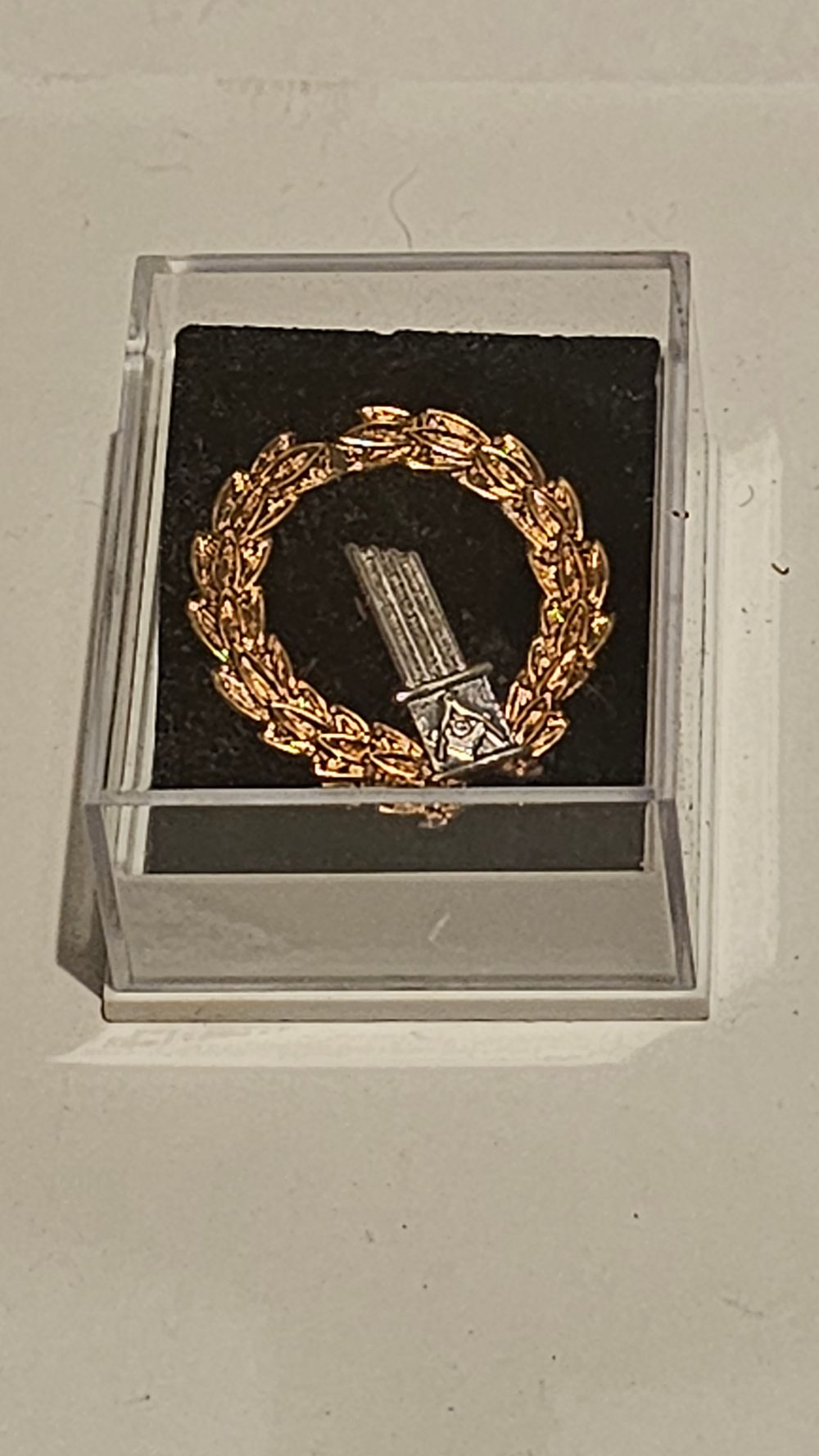 Lot 321: Masonic Widow's Broken Column Wreath Lapel Pin Badge