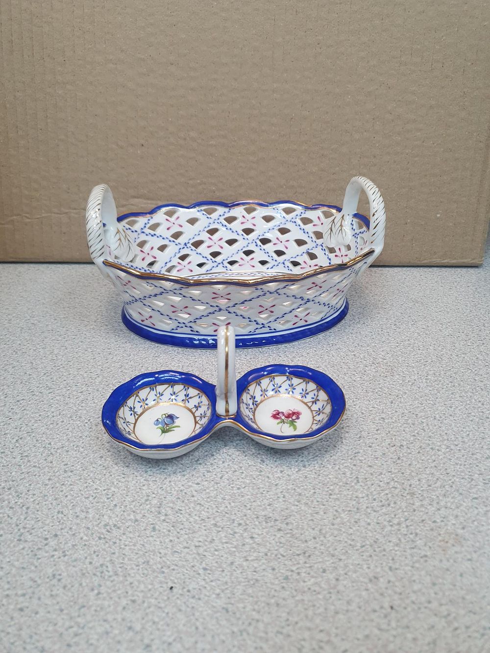 Lot 377: Chinese Reticulated Porcelain Floral Decorated Tablewares