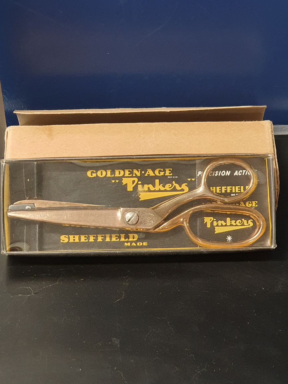 Lot 324: A Pair of Vintage Golden Age Stainless Steel Pinking Shears by Richards of Sheffield