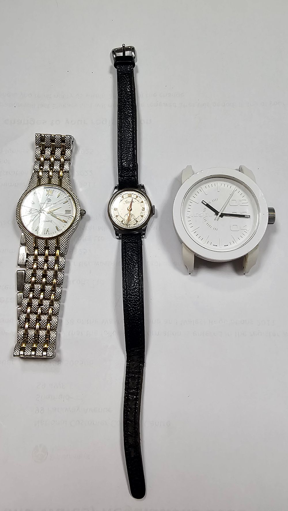 Lot 263: A Trio of Wristwatches for Spares or Repairs including Diesel, Everite, and Giorgio Danieli