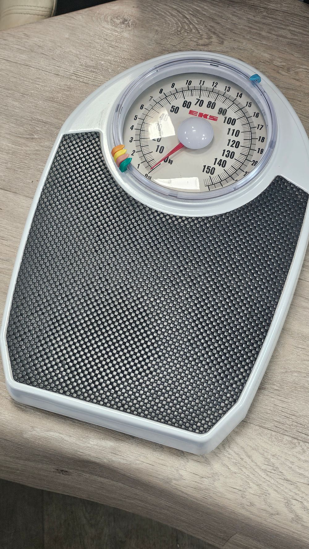 Lot 148: EKS Doctors Style White and Black Mechanical Bathroom Scales - Used Condition