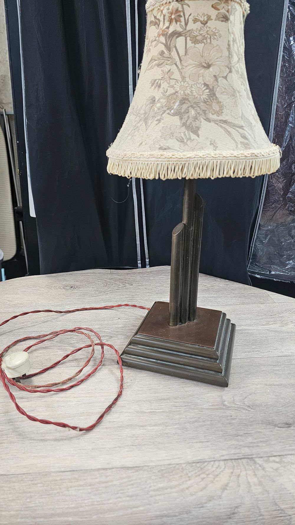 Lot 166: Art Deco Cast Metal Skyscraper Style Table Lamp With Fringed Floral Shade