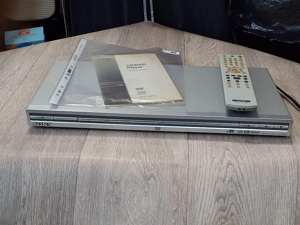 Lot 179: Sony DVP-NS15 Silver CD/DVD Player With Remote and Manual - Very Good Condition