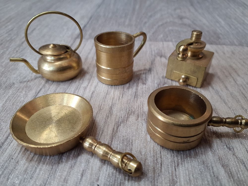 Lot 189: Collection of Miniature Lathe-Turned Brass Kitchenware Items - Very Good Condition. Possible Dolls House