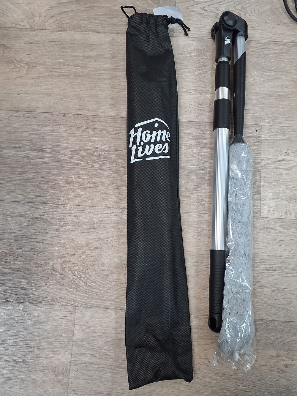 Lot 211: Box of 24 Home Lives Telescopic Aluminium and Microfiber Duster with Bag - New in Box
