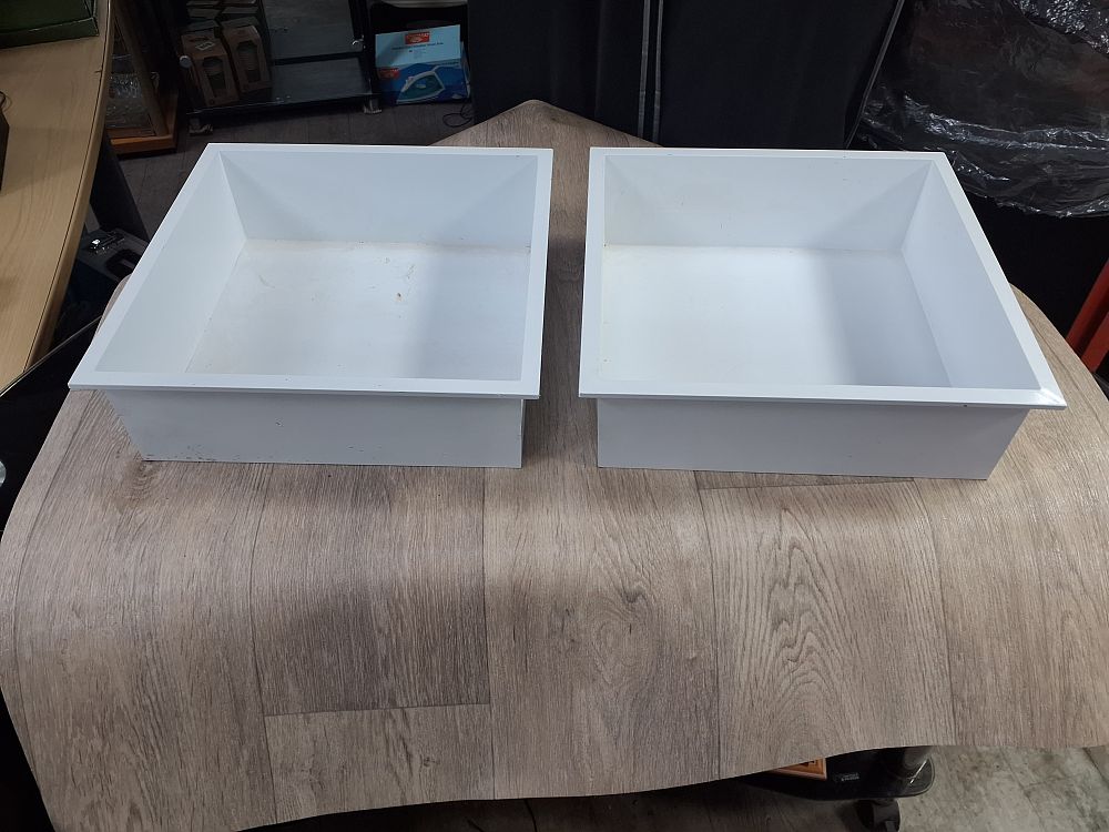 Lot 207: A Pair of White Rectangular Drop-In Bathroom Wall Storage Trays - New Condition
