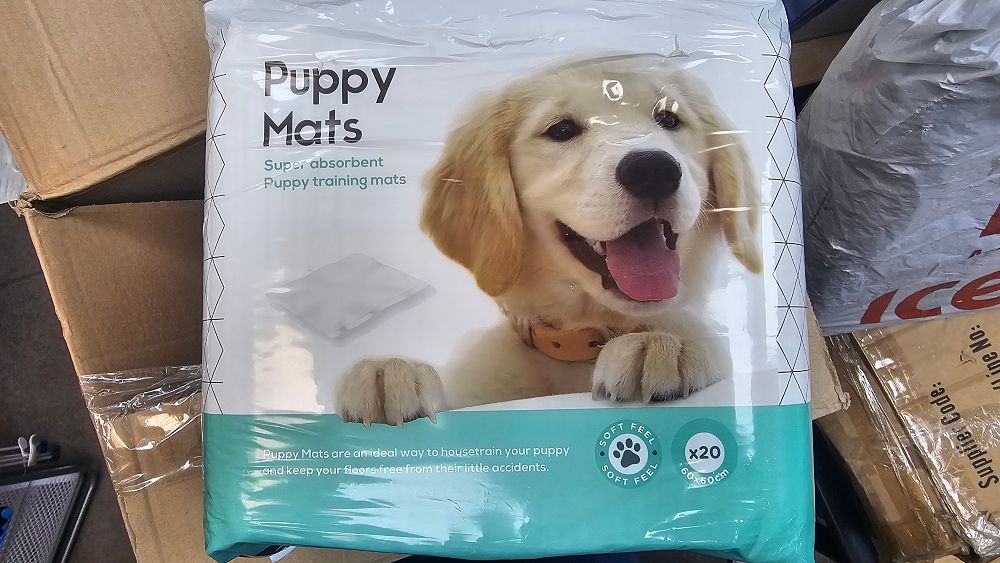 Lot 224: 100 Drylife Super Absorbent Puppy Training Mats 60cm x 60cm