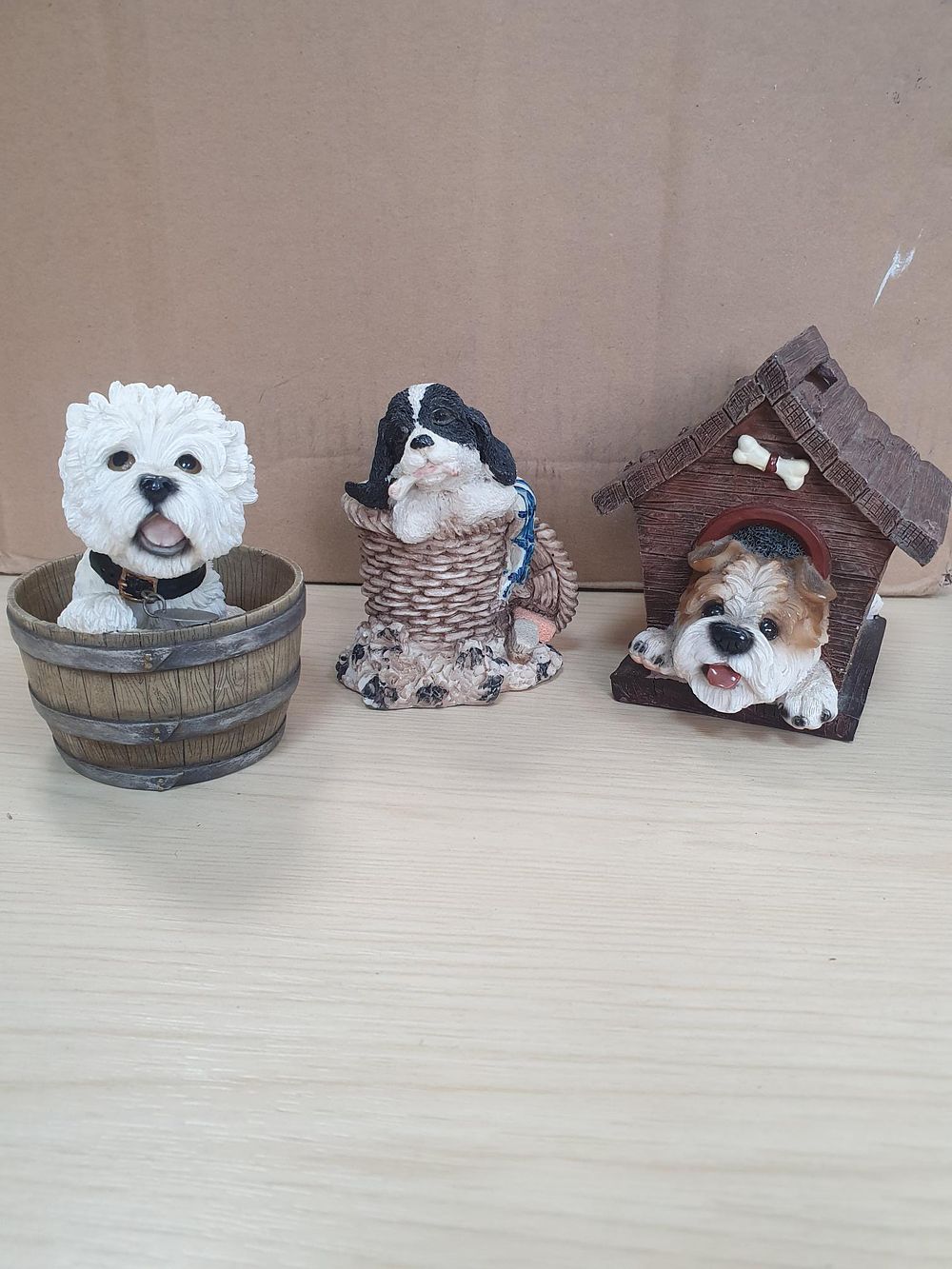 Lot 346: Leonardo and Academy Resin Dog Figurines and Money Box - Very Good Condition
