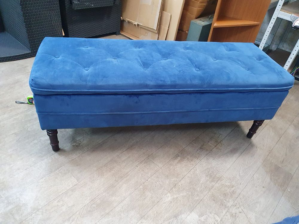 Lot 226: Royal Blue Velvet Deep Button Tufted Storage Bench - Very Good Condition
