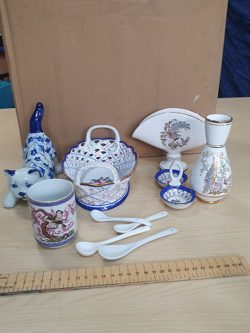 Lot 350: Neofitou and Sakaeyama Collection of Decorative Porcelain Items - Very Good Condition