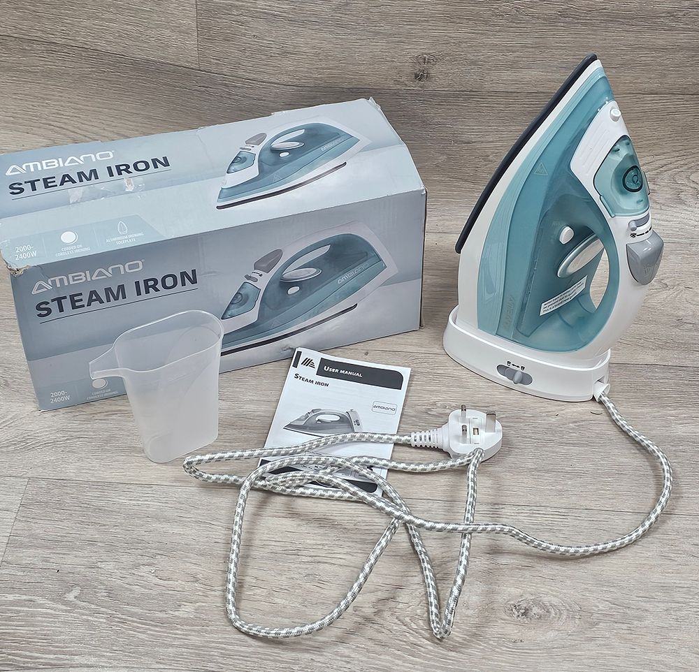 Lot 176: Ambiano 2000-2400W Teal and White Corded Steam Iron - Looks New