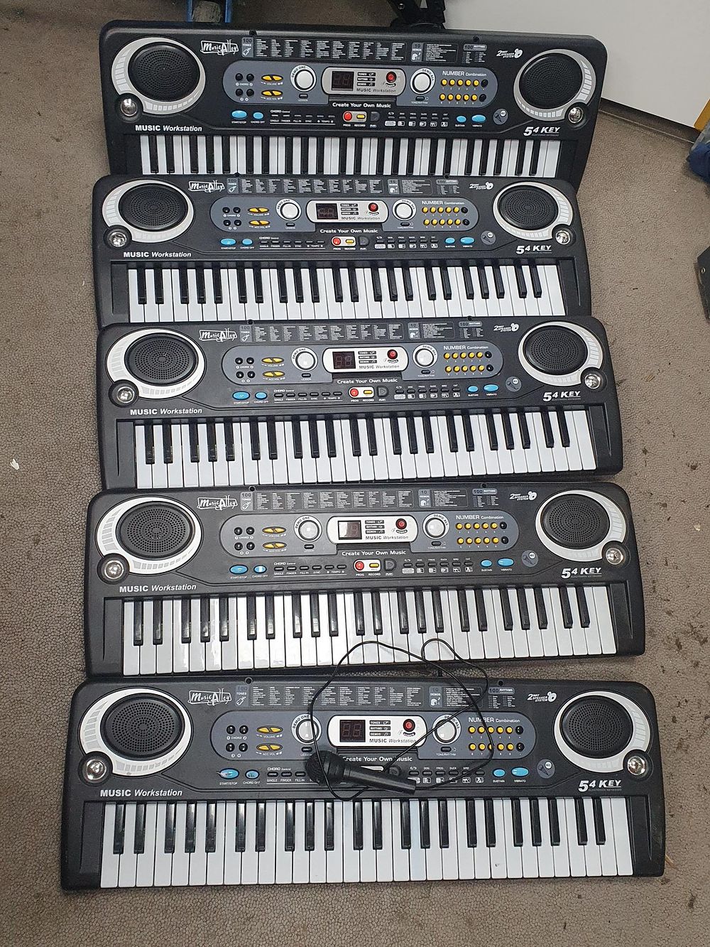 Lot 162: Music Alley 54 Key Electronic Music Workstation Collection - Spares & Repairs