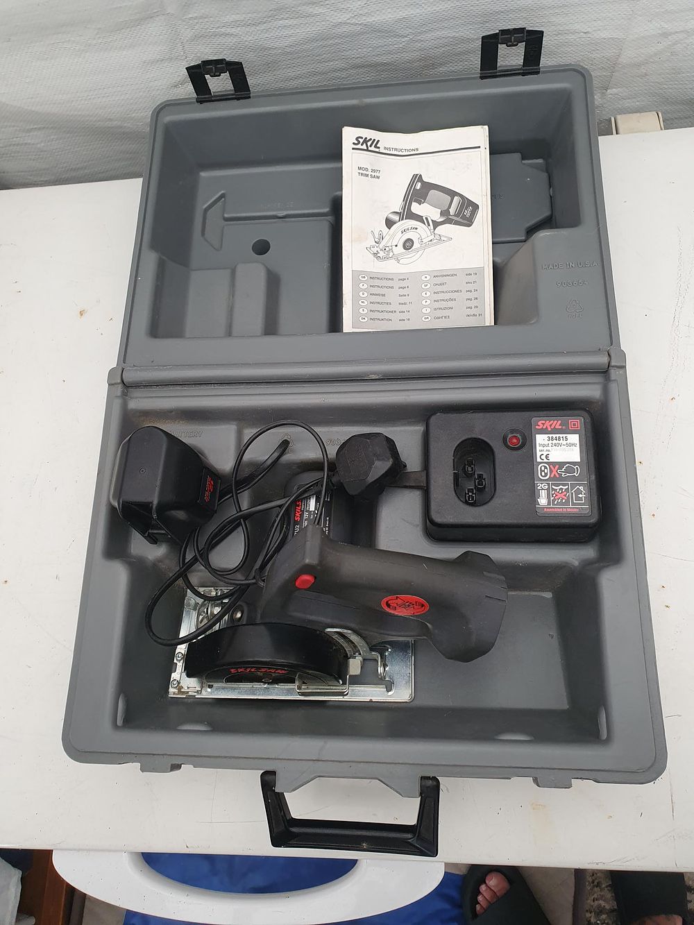 Lot 234: Skil Professional 12V Cordless Trim Saw with Original Case
