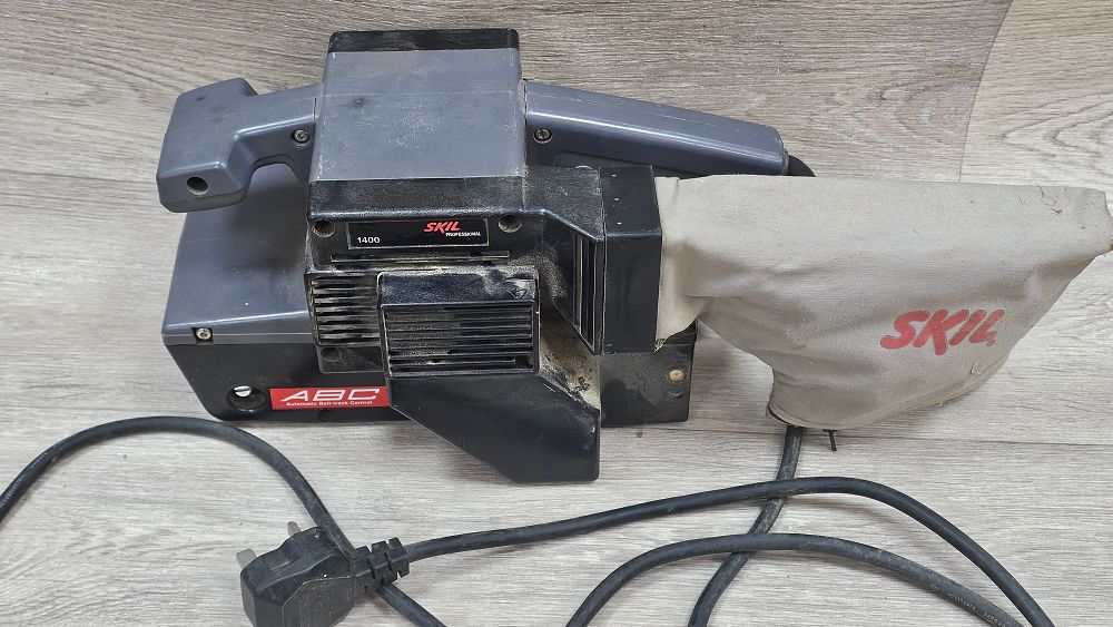 Lot 239: Skil Professional 1400 Grey and Black Corded Belt Sander - Good Used Condition