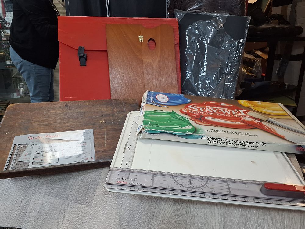 Lot 292: Rotring College Board and Rowney Acrylic Palette with Artist Equipment - Good Used Condition