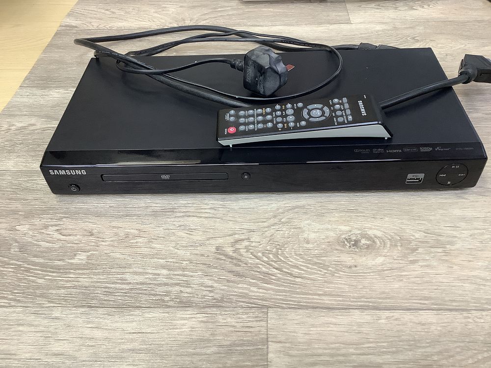Lot 309: Samsung DVD-1080P9 Black DVD Player - Used Condition