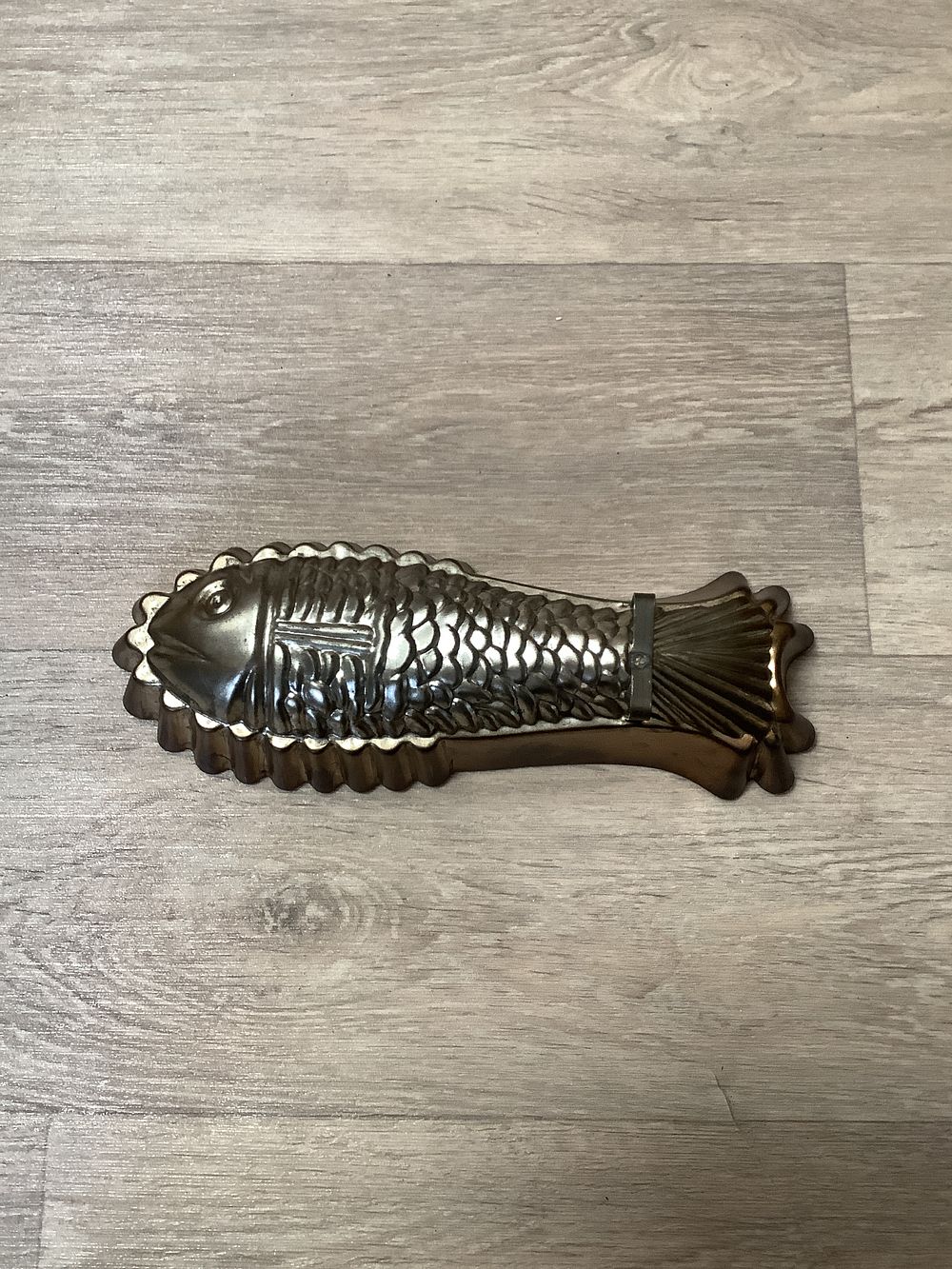 Lot 294: Silver and Brass Toned Cast Metal Fish Shaped Decorative Kitchen Mould - Good Vintage Condition