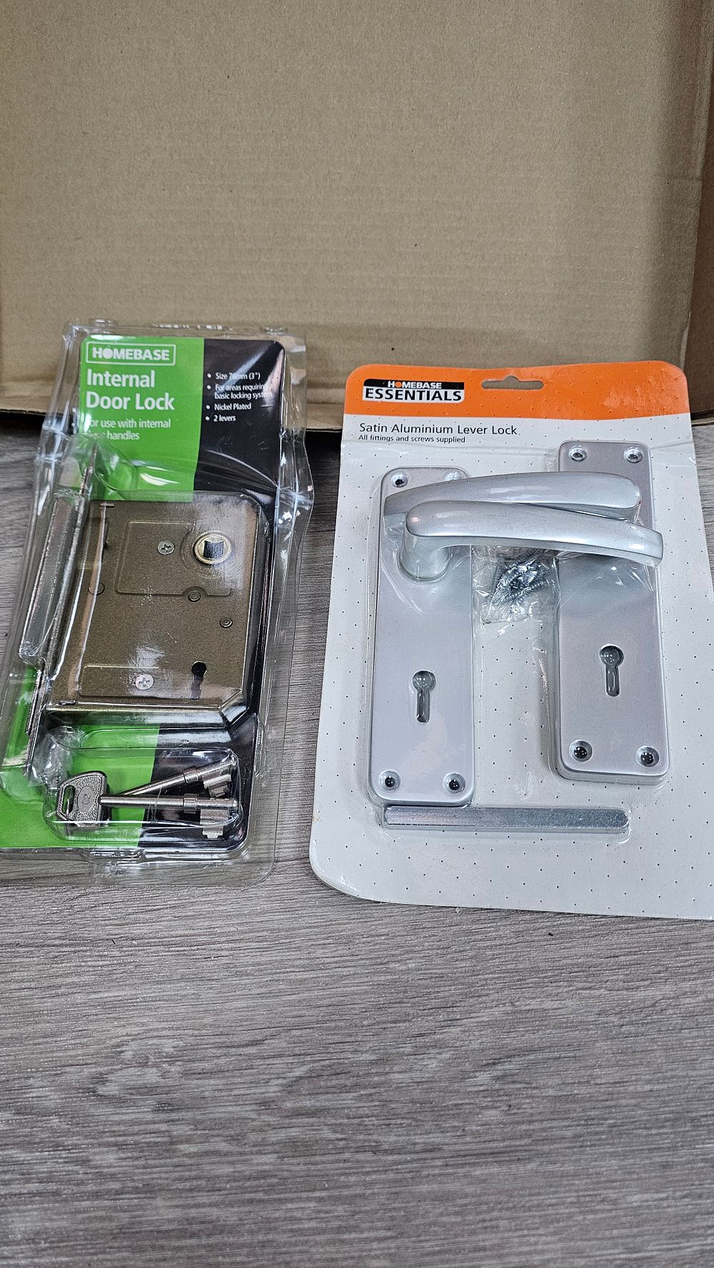 Lot 337: Homebase Essentials Satin Aluminium Lever Lock and Internal Sash Lock Set - New