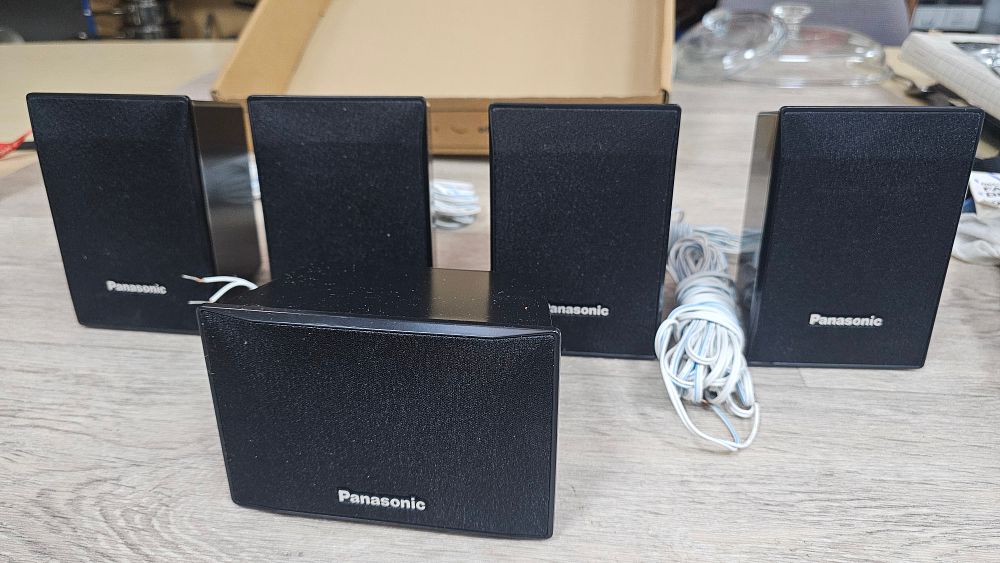 Lot 334: Panasonic SB-HC150 and SB-HF150 Black Surround Sound Speaker Set - Good Condition